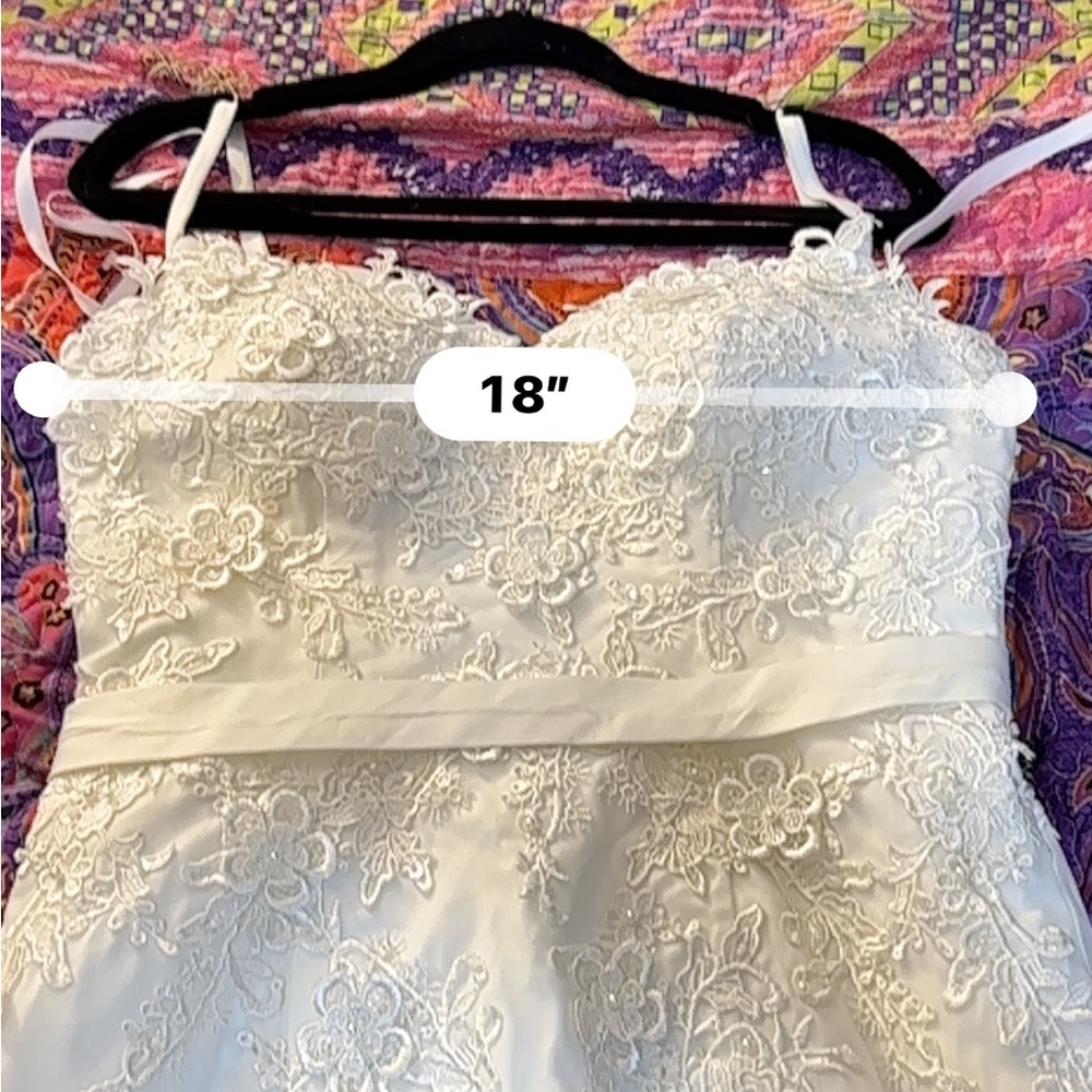 NEW mermaid wedding ivory with 3D appliqué - Picture 11 of 12